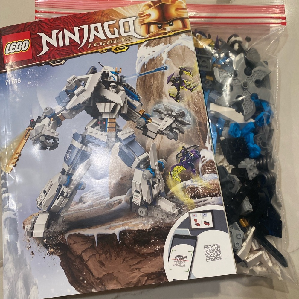 LEGO Ninjago Set. 71738 Zane’s Titan Mech Battle - Picture 2 of 7